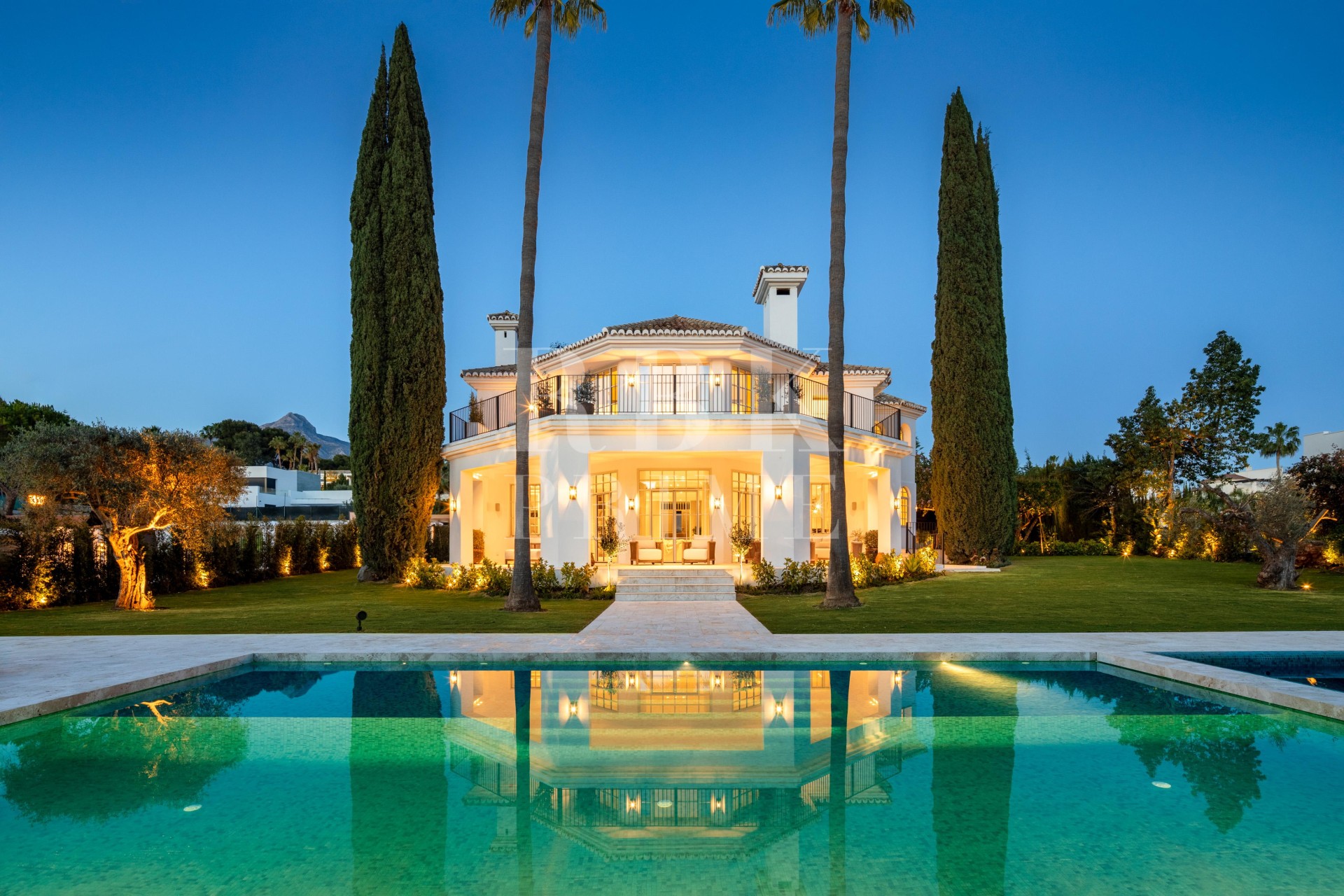 Resale - Villa - Malaga - Málaga