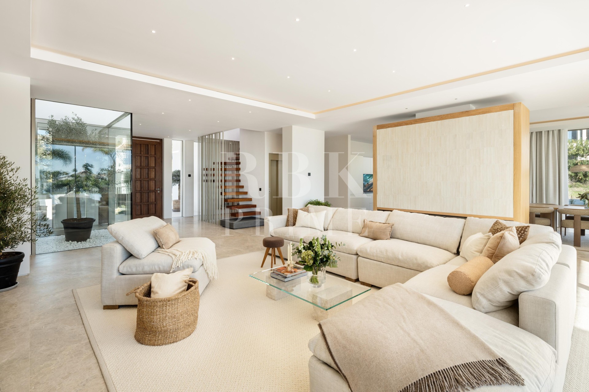 Resale - Villa - Malaga - Málaga