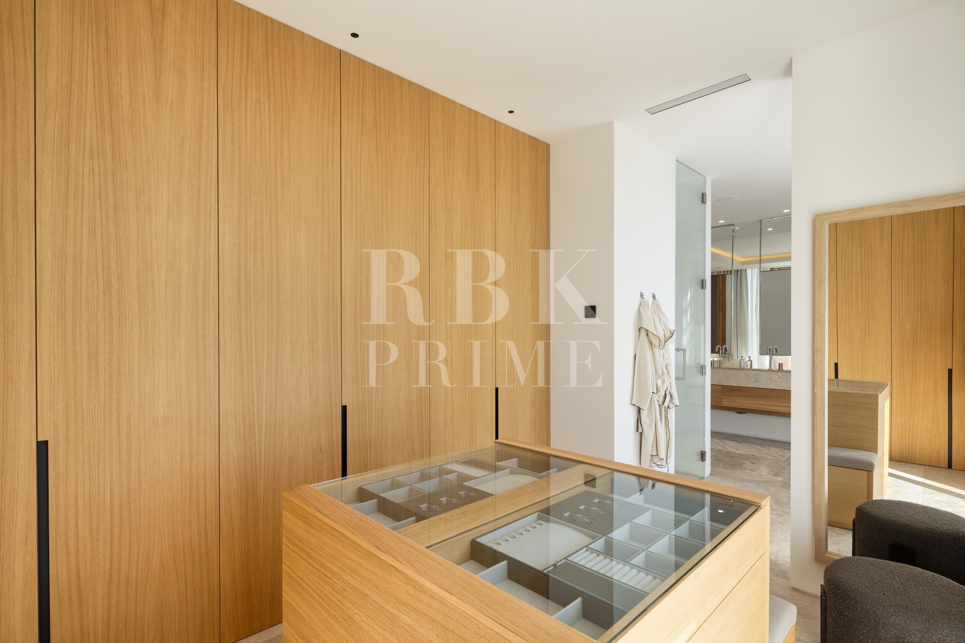 Resale - Villa - Malaga - Málaga