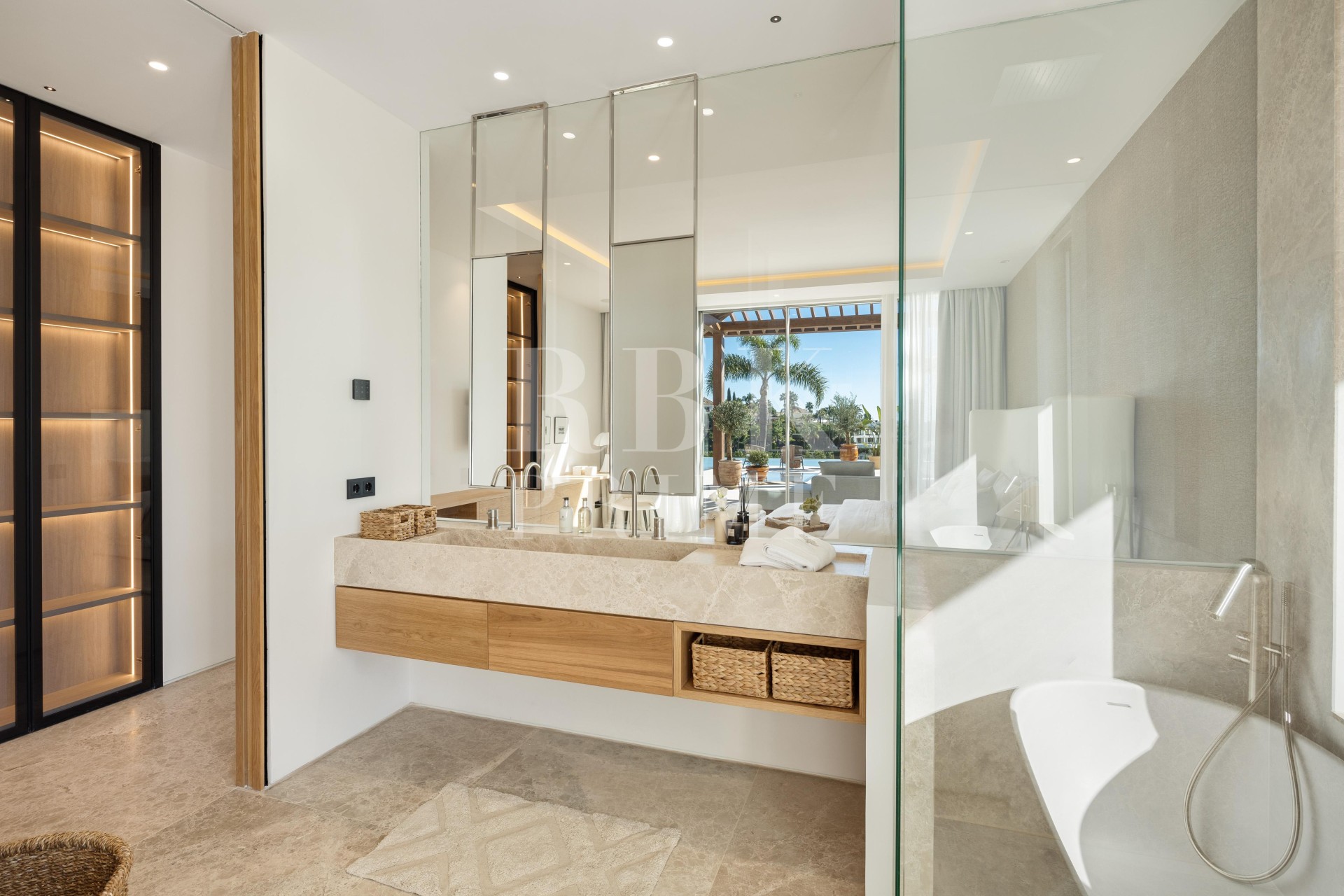 Resale - Villa - Malaga - Málaga