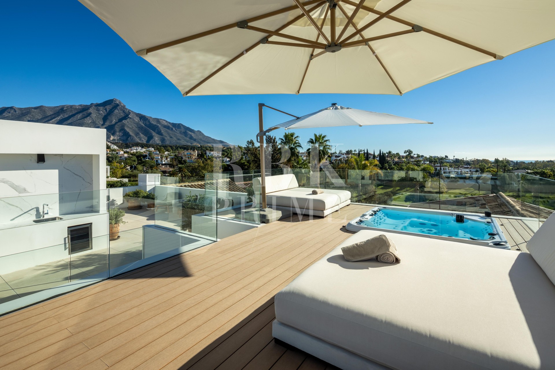 Resale - Villa - Malaga - Málaga