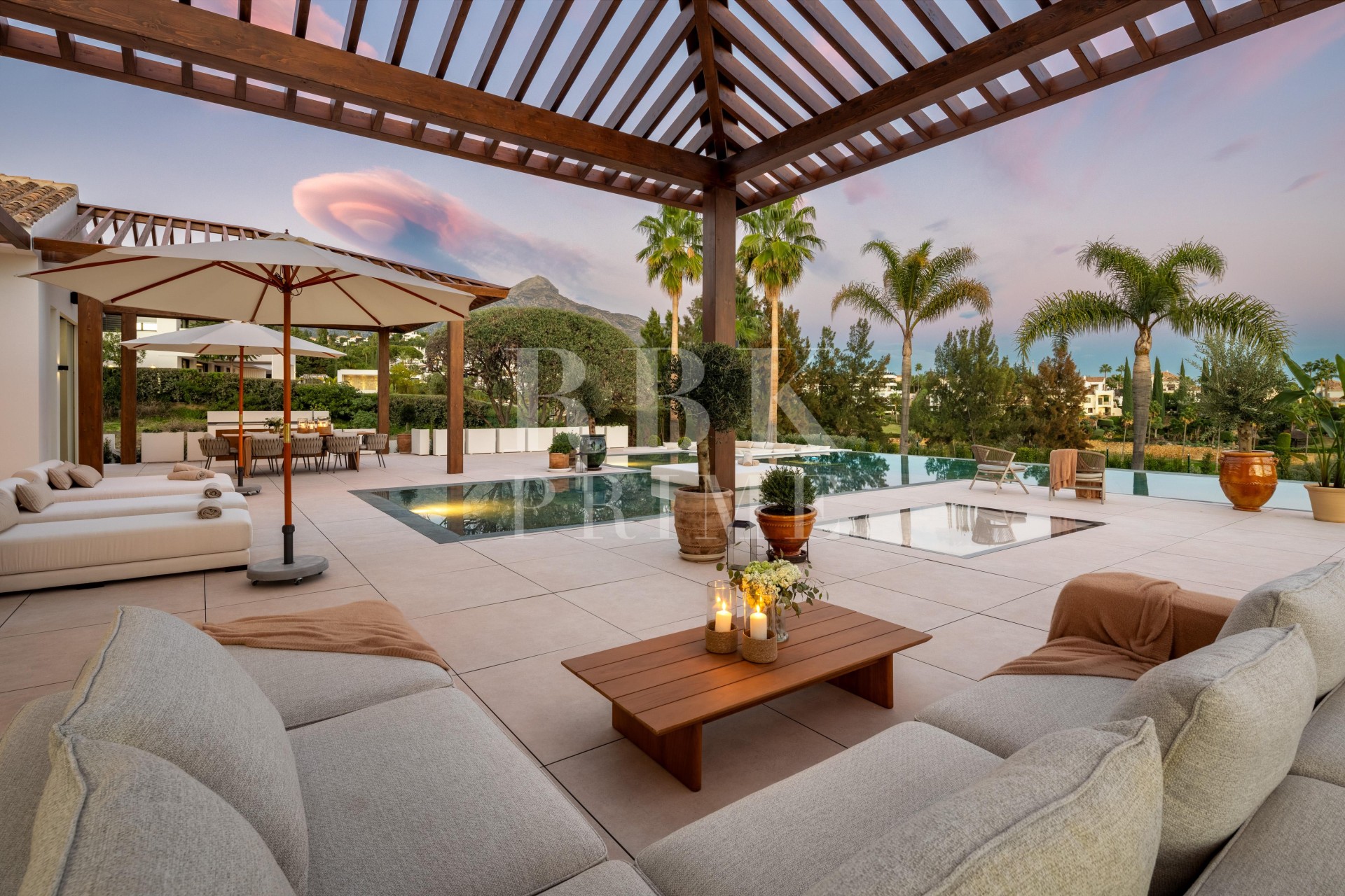 Resale - Villa - Malaga - Málaga