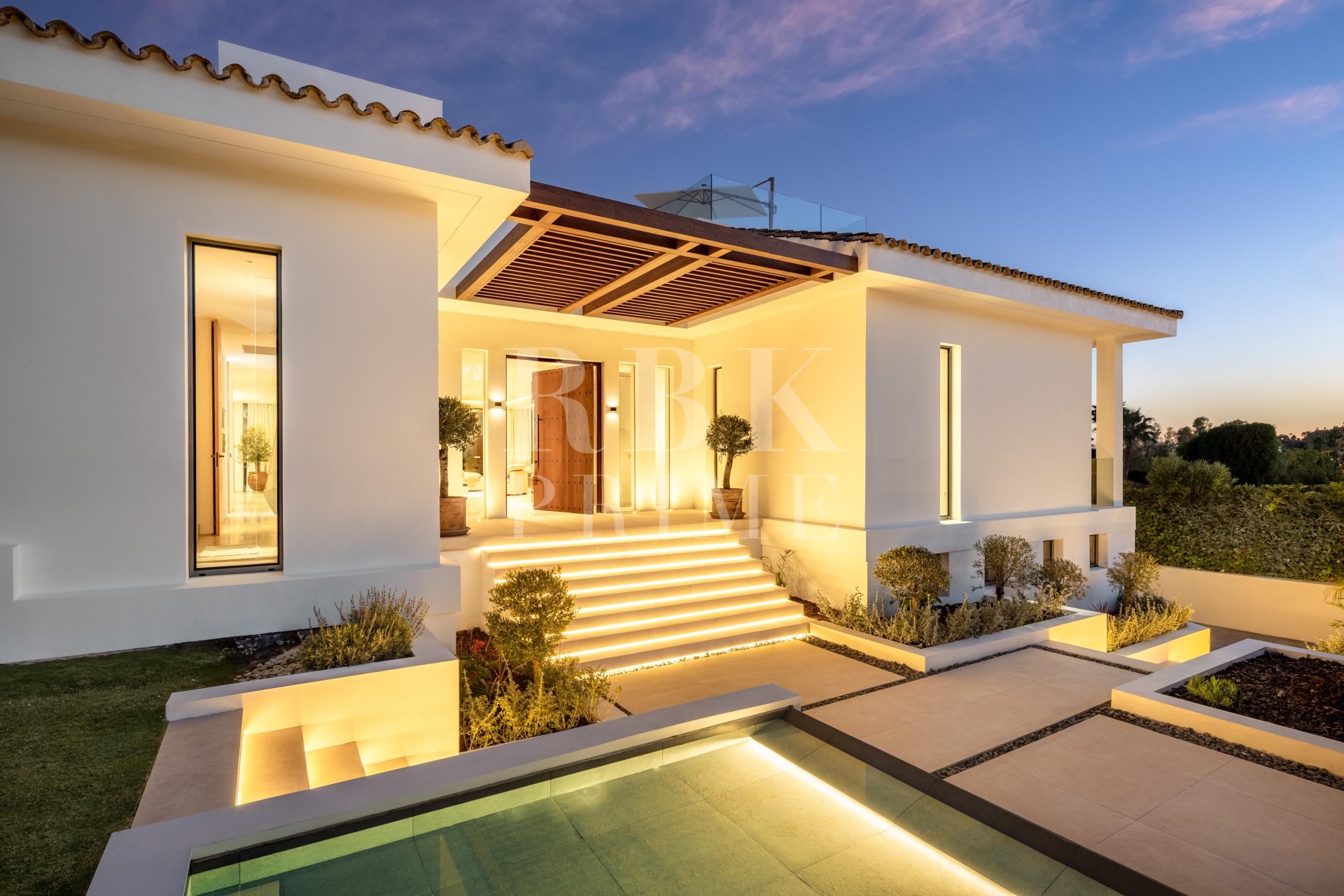 Resale - Villa - Malaga - Málaga