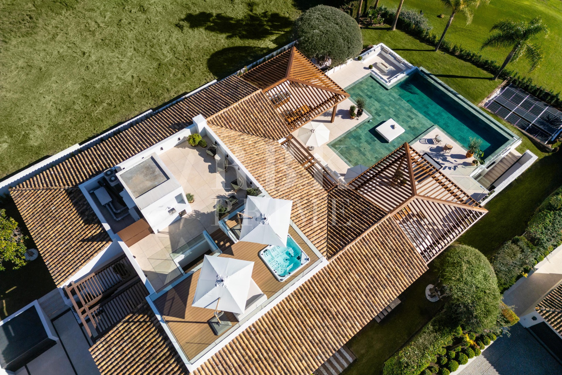 Resale - Villa - Malaga - Málaga