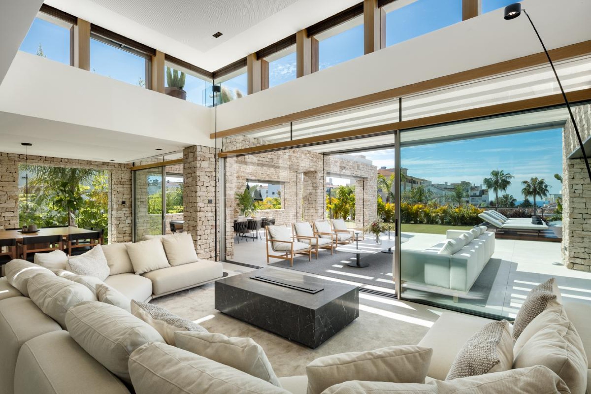 Resale - Villa - Malaga - Nueva Andalucía