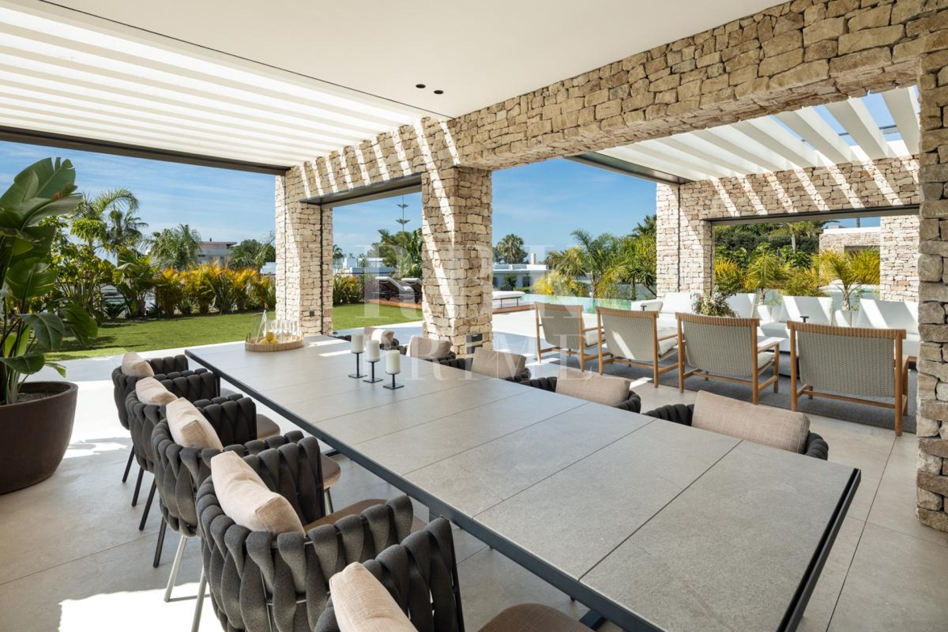 Resale - Villa - Malaga - Nueva Andalucía