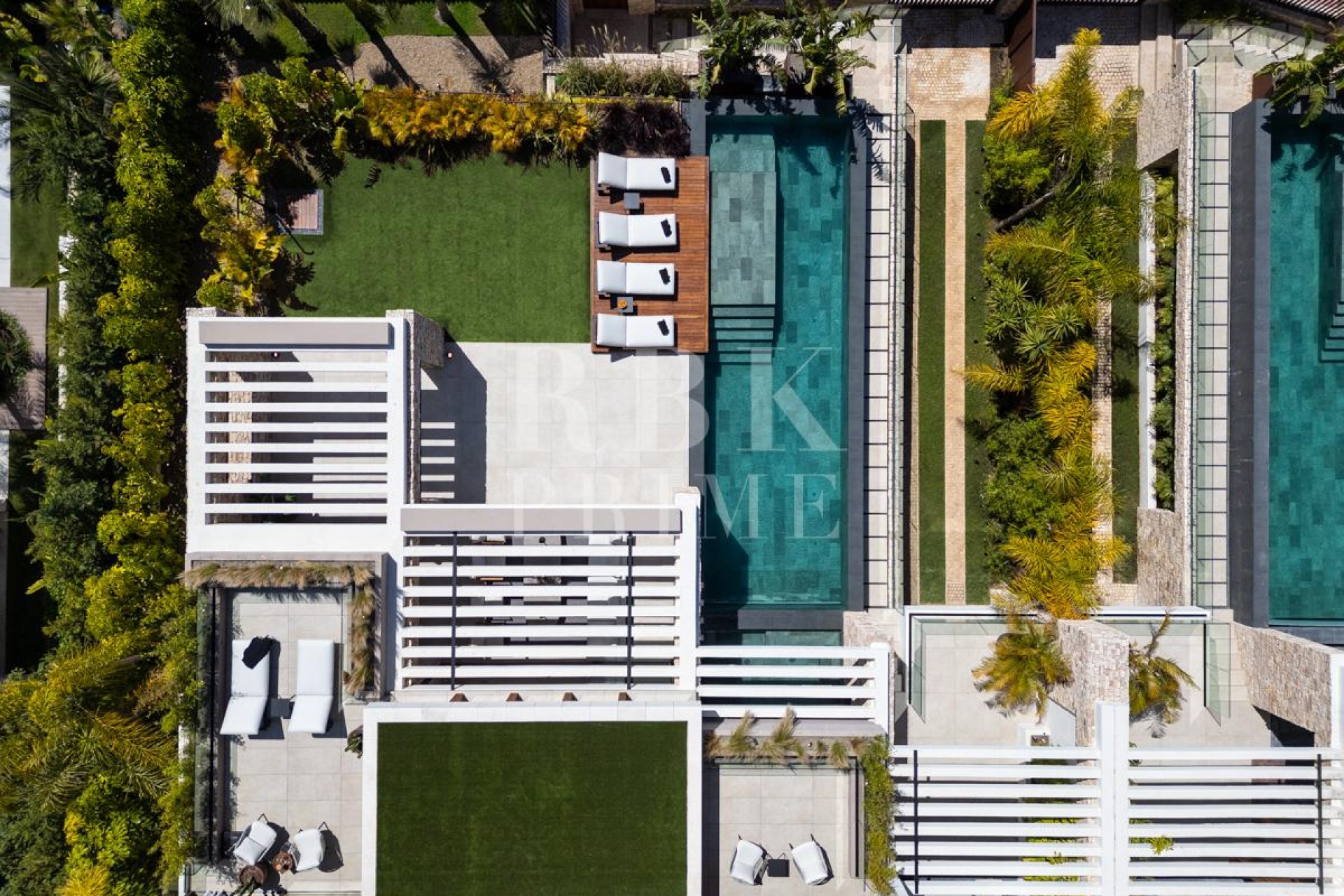 Resale - Villa - Malaga - Nueva Andalucía