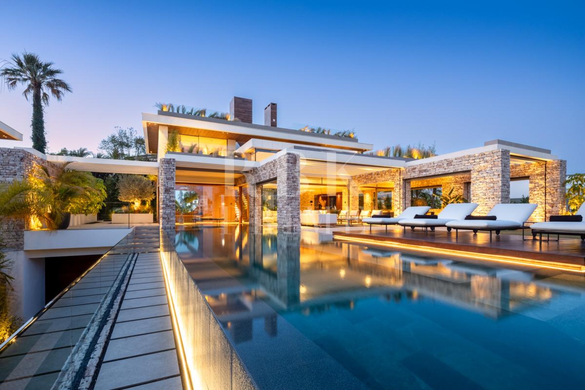 Resale - Villa - Malaga - Nueva Andalucía