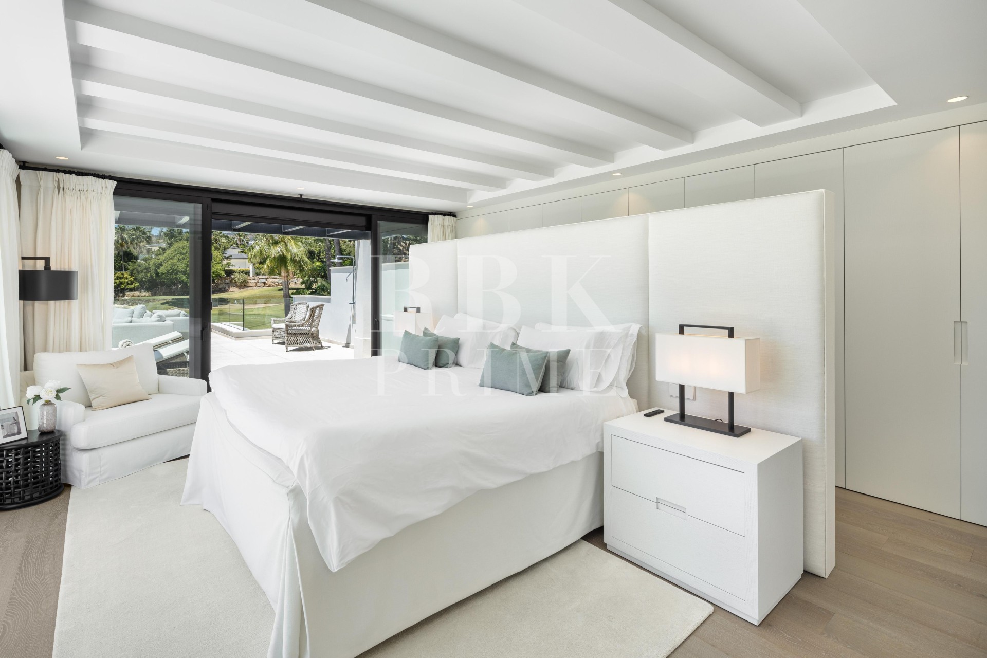 Resale - Villa - Malaga - Nueva Andalucía