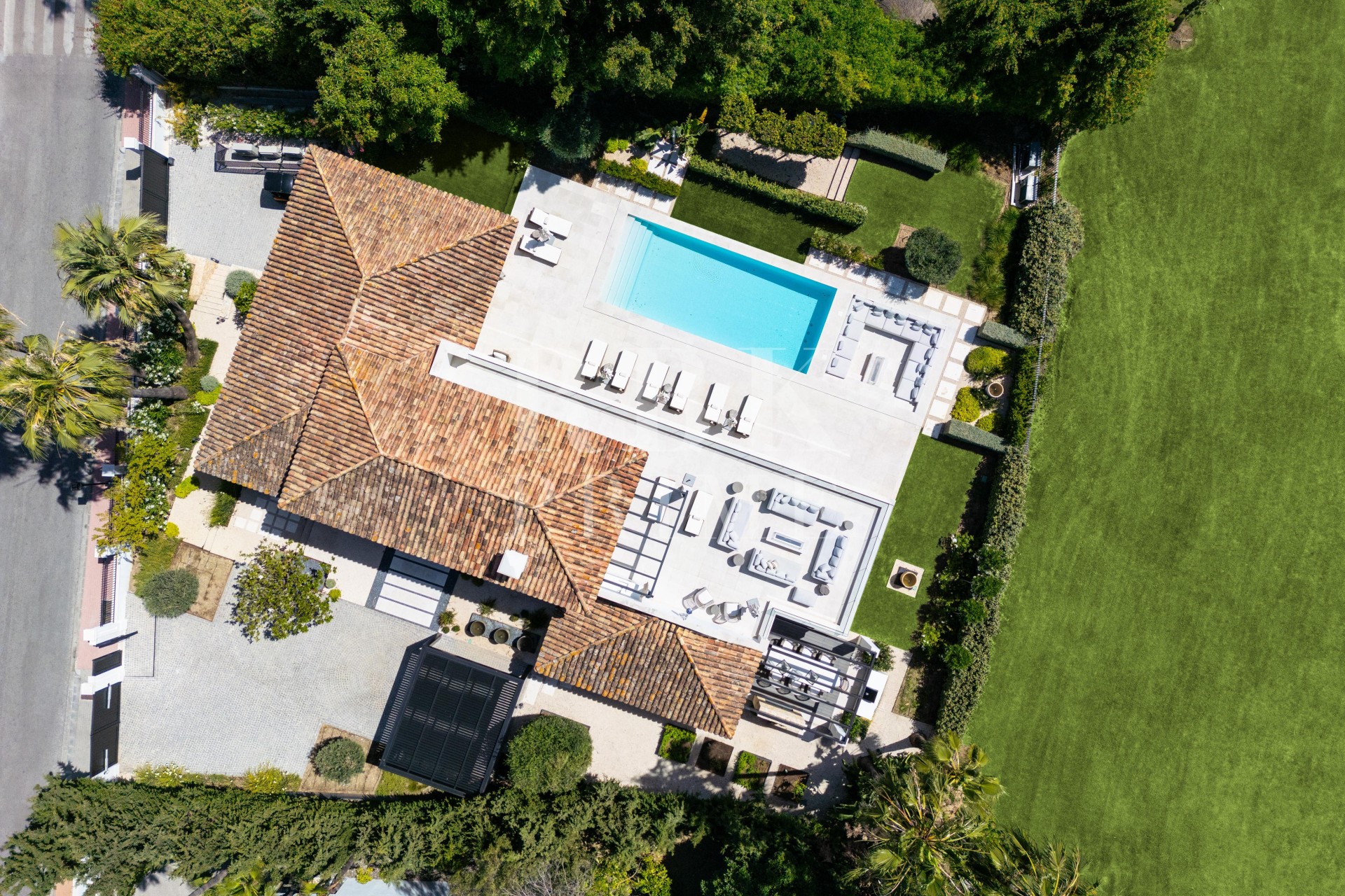 Resale - Villa - Malaga - Nueva Andalucía