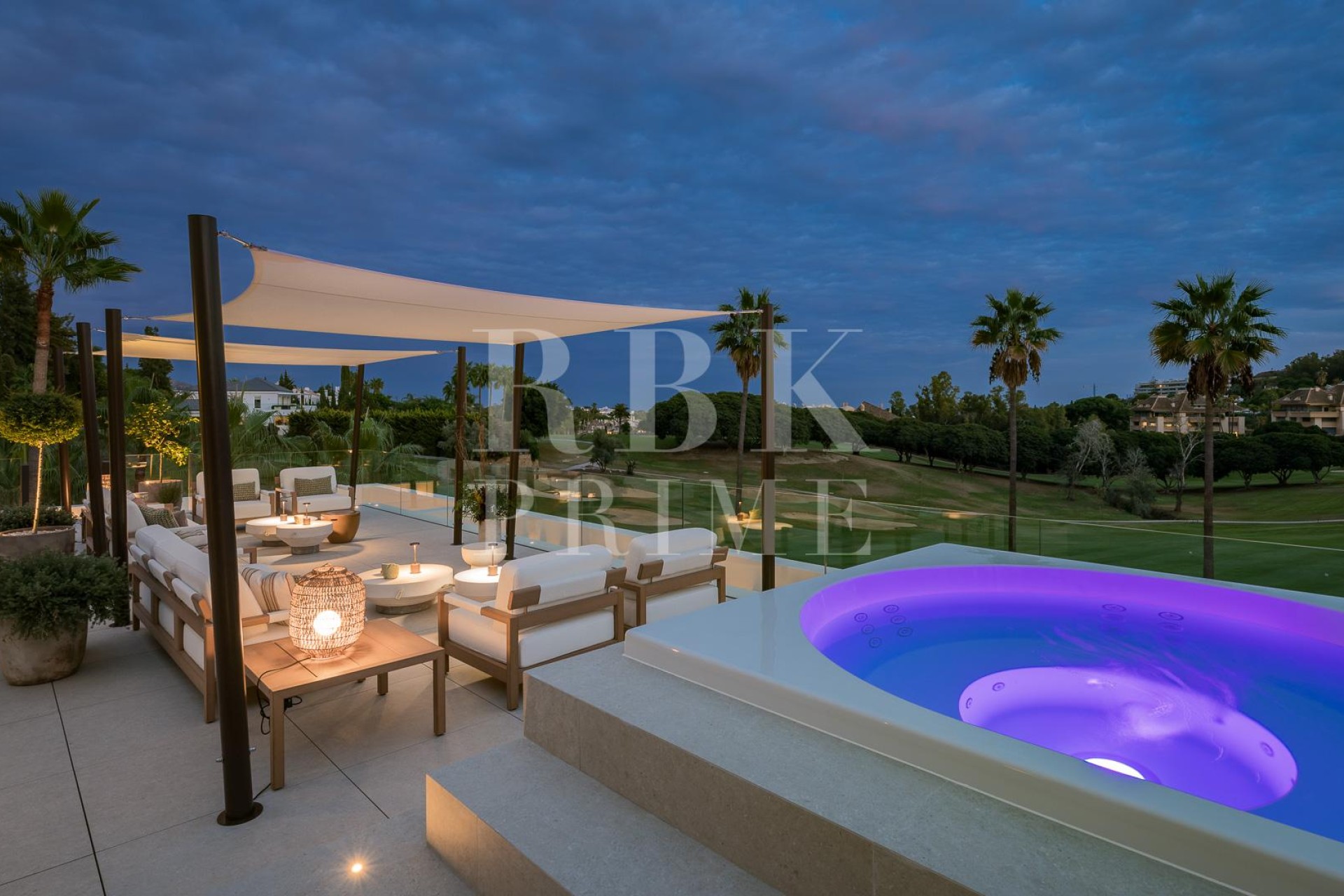 Resale - Villa - Malaga - Nueva Andalucía