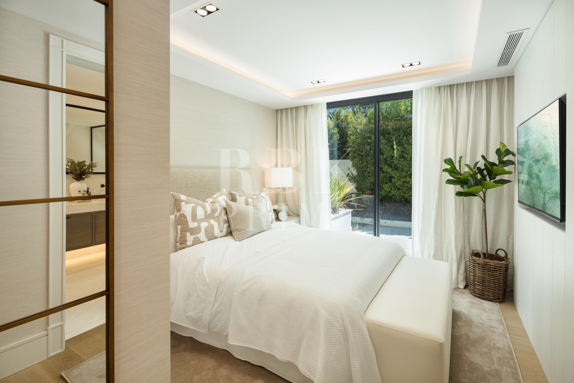 Resale - Villa - Malaga - Nueva Andalucía