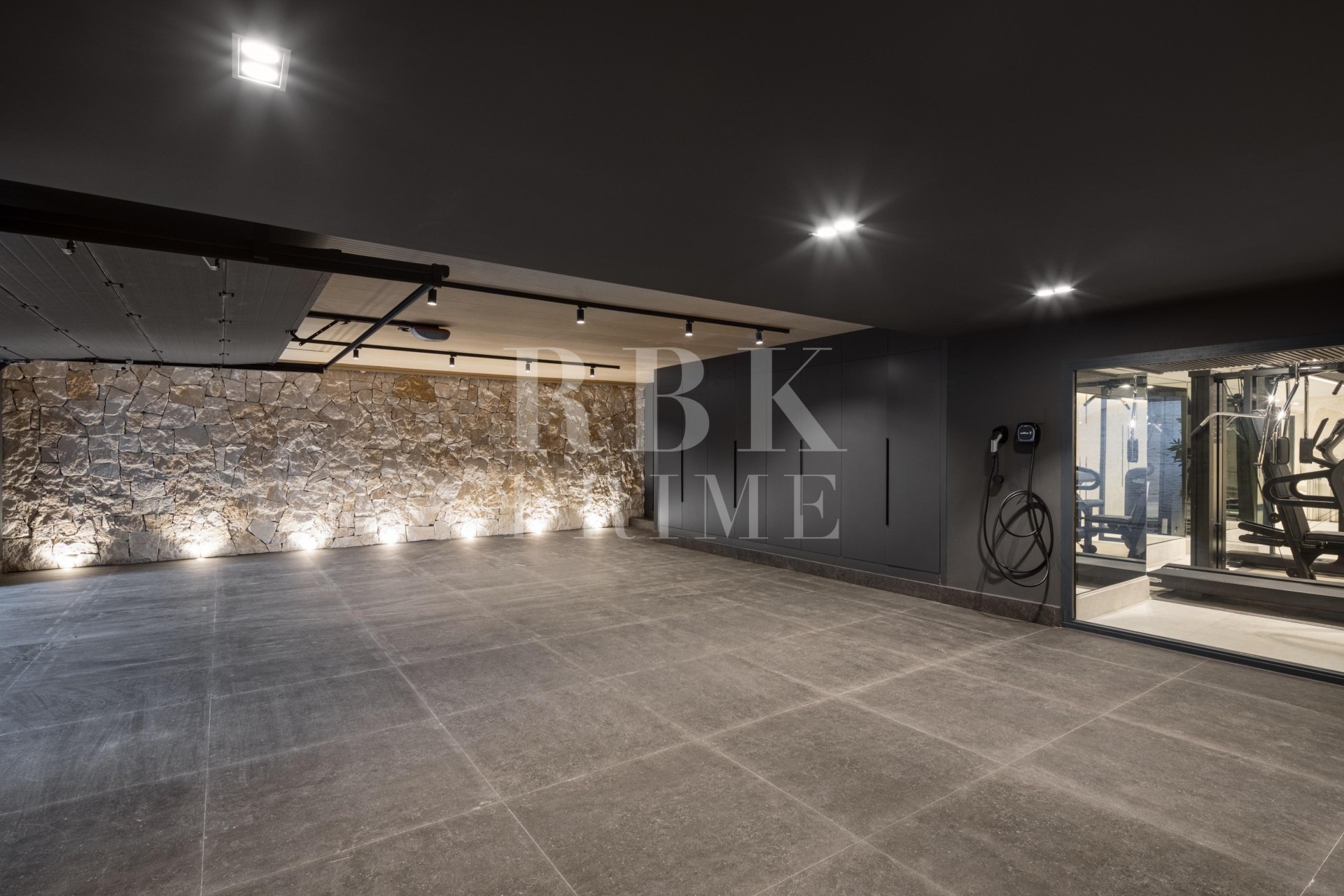 Resale - Villa - Malaga - Nueva Andalucía