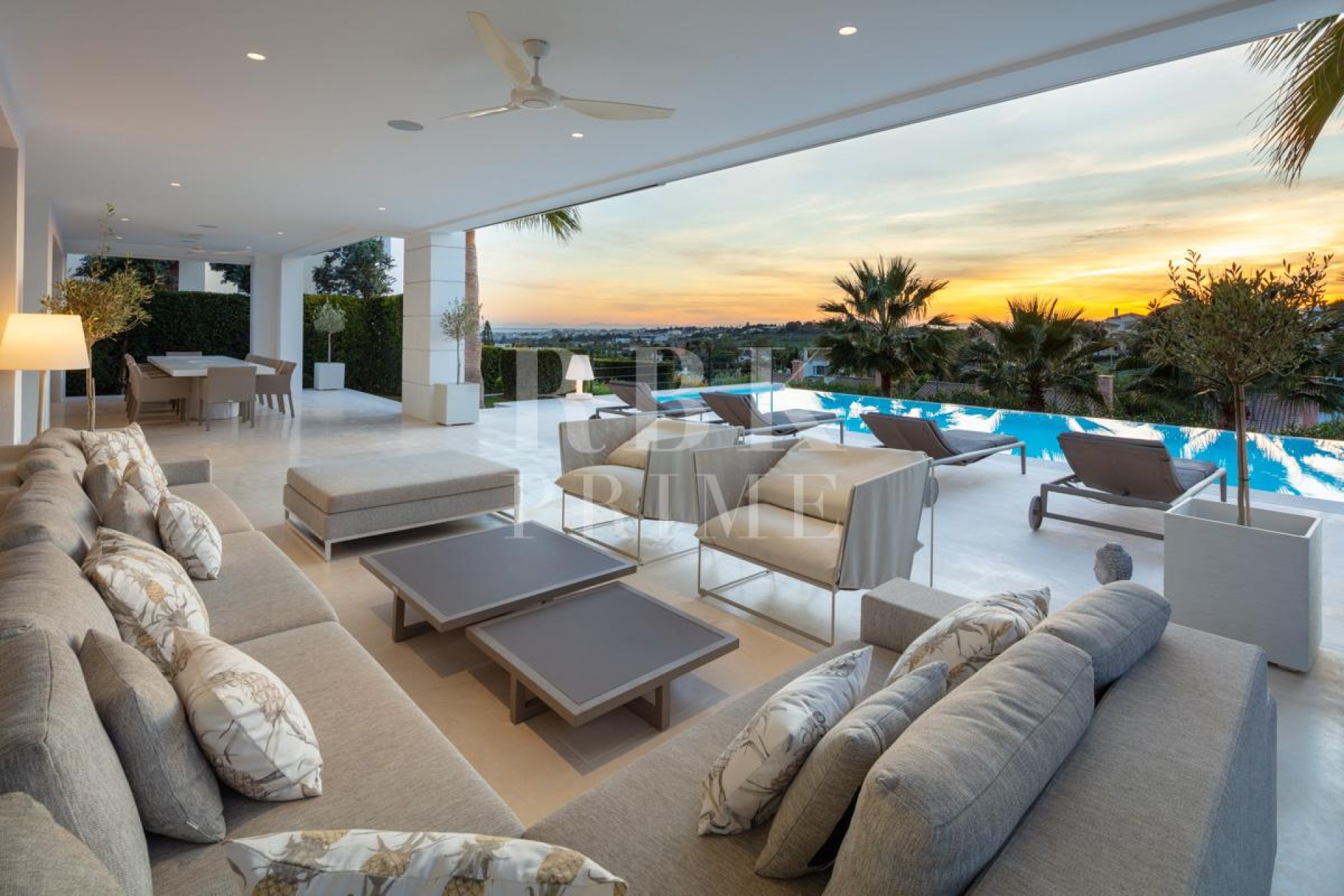 Resale - Villa - Malaga - Nueva Andalucía