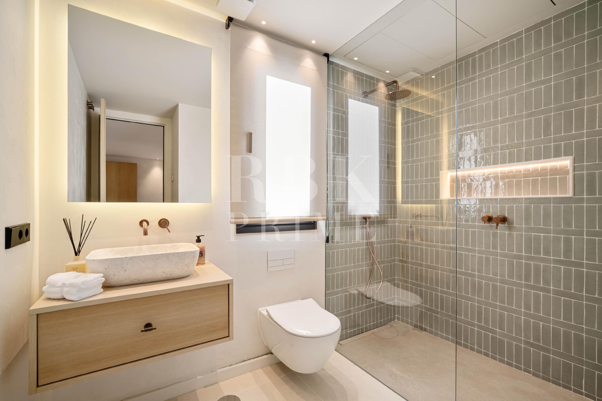 Resale - Villa - Malaga - Nueva Andalucía