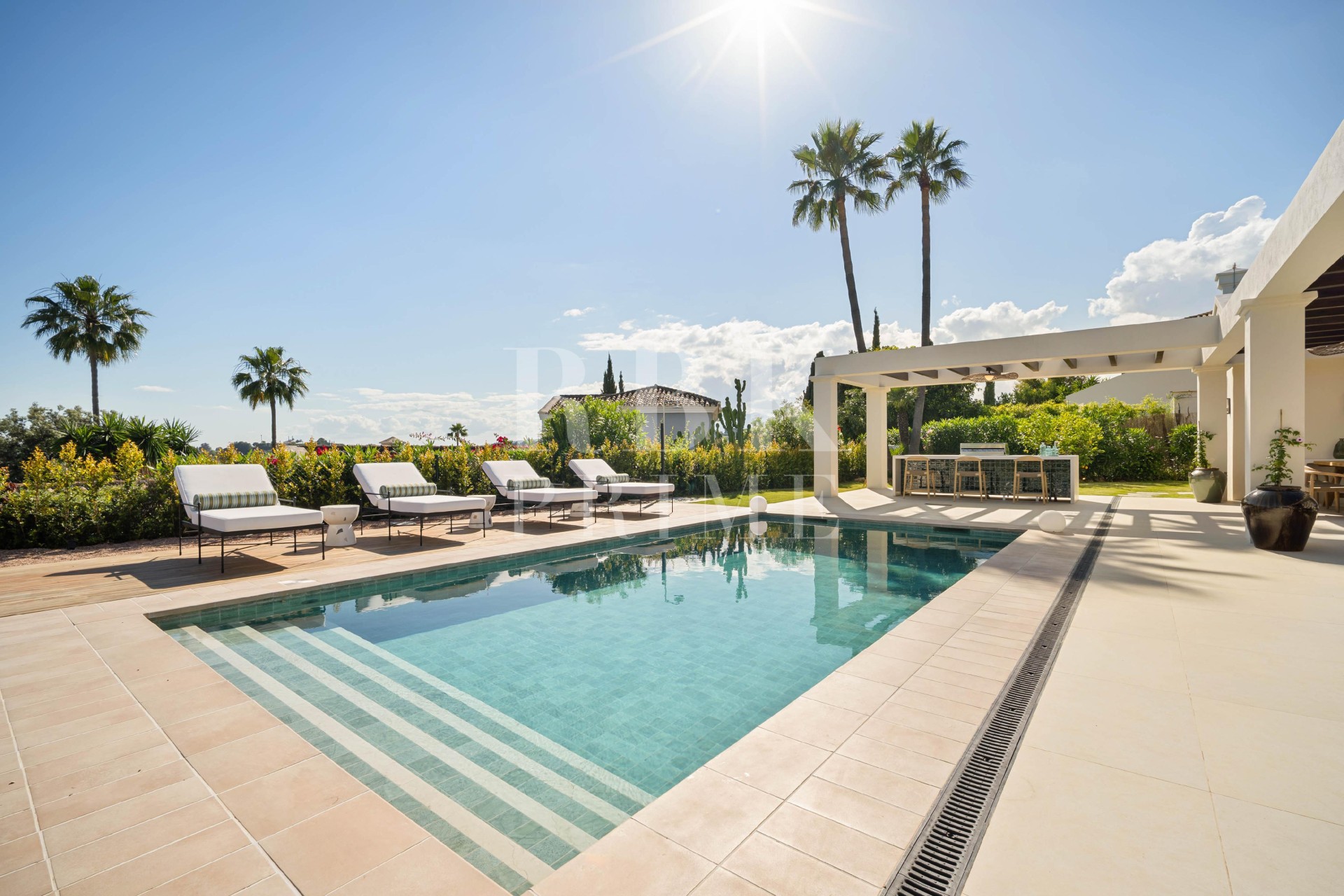 Resale - Villa - Malaga - Nueva Andalucía