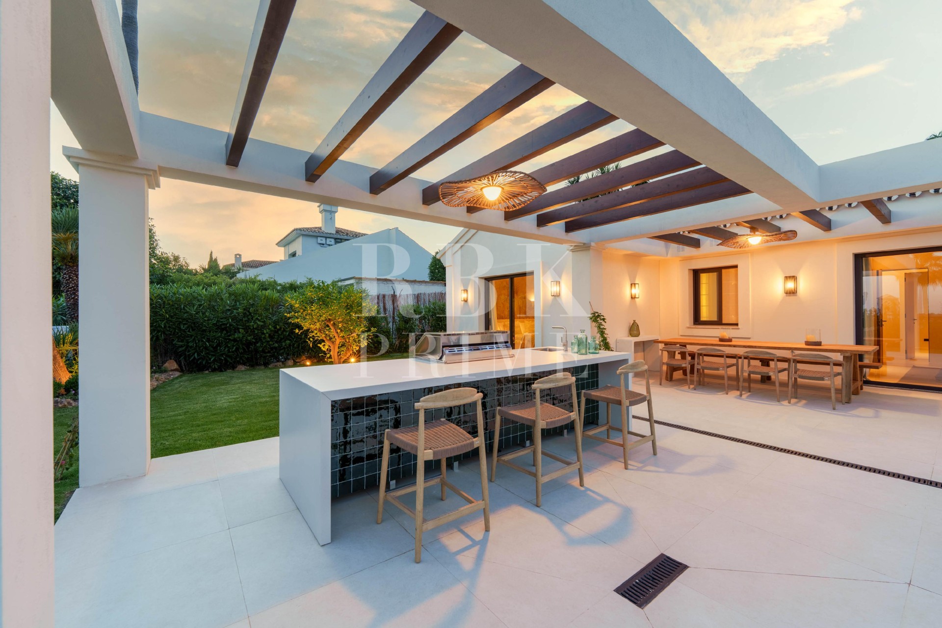 Resale - Villa - Malaga - Nueva Andalucía