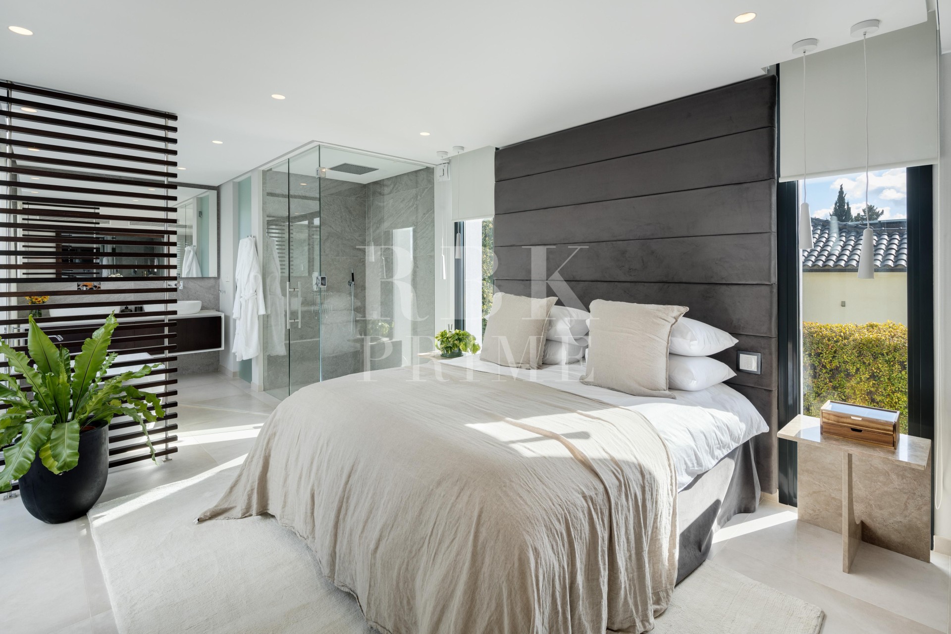 Resale - Villa - Malaga - Nueva Andalucía