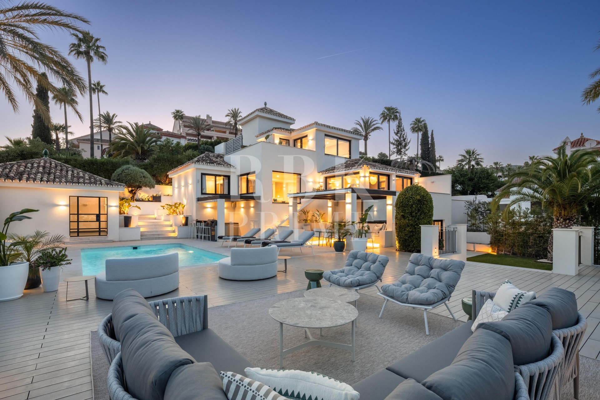 Resale - Villa - Malaga - Nueva Andalucía