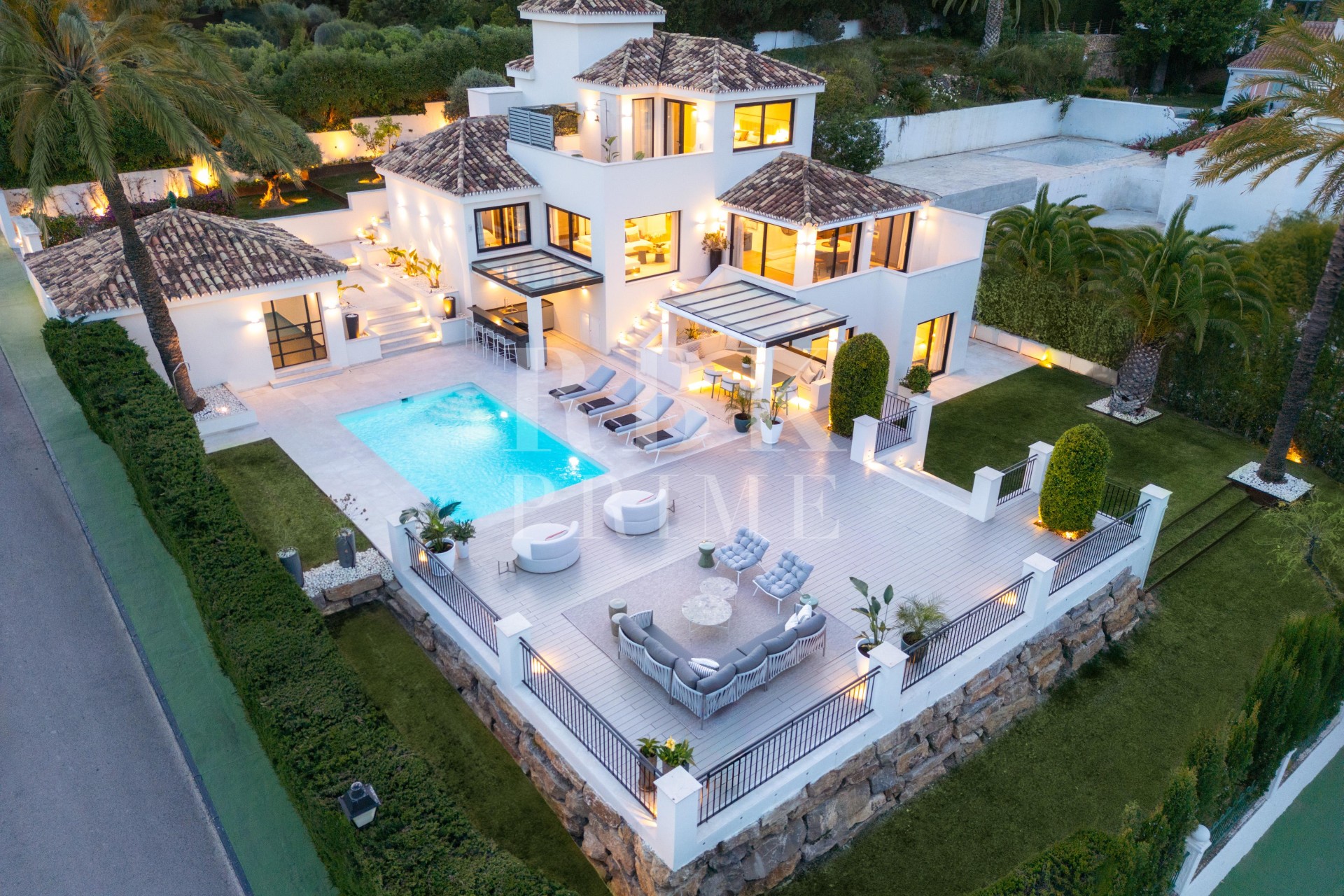Resale - Villa - Malaga - Nueva Andalucía