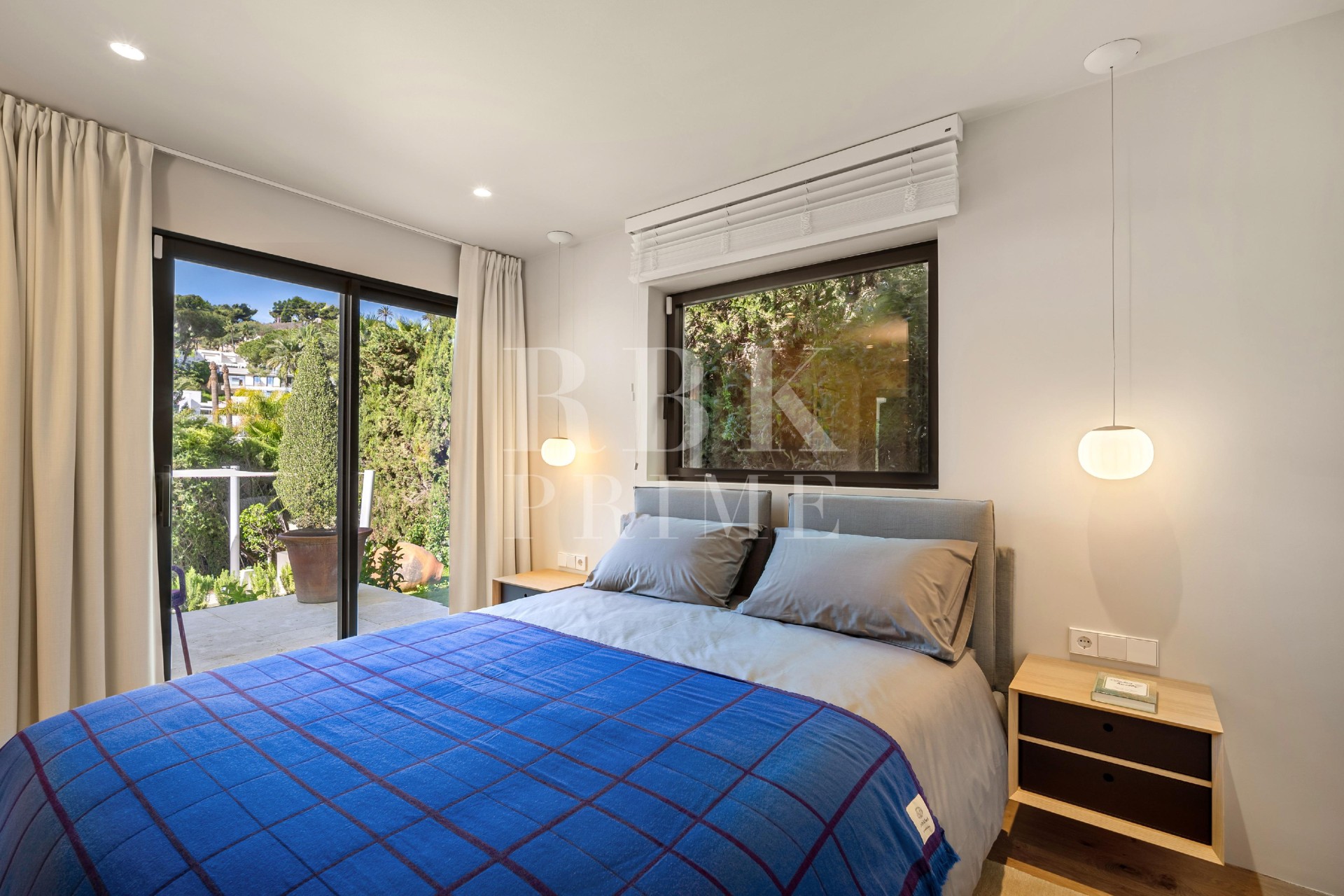 Resale - Villa - Malaga - Nueva Andalucía