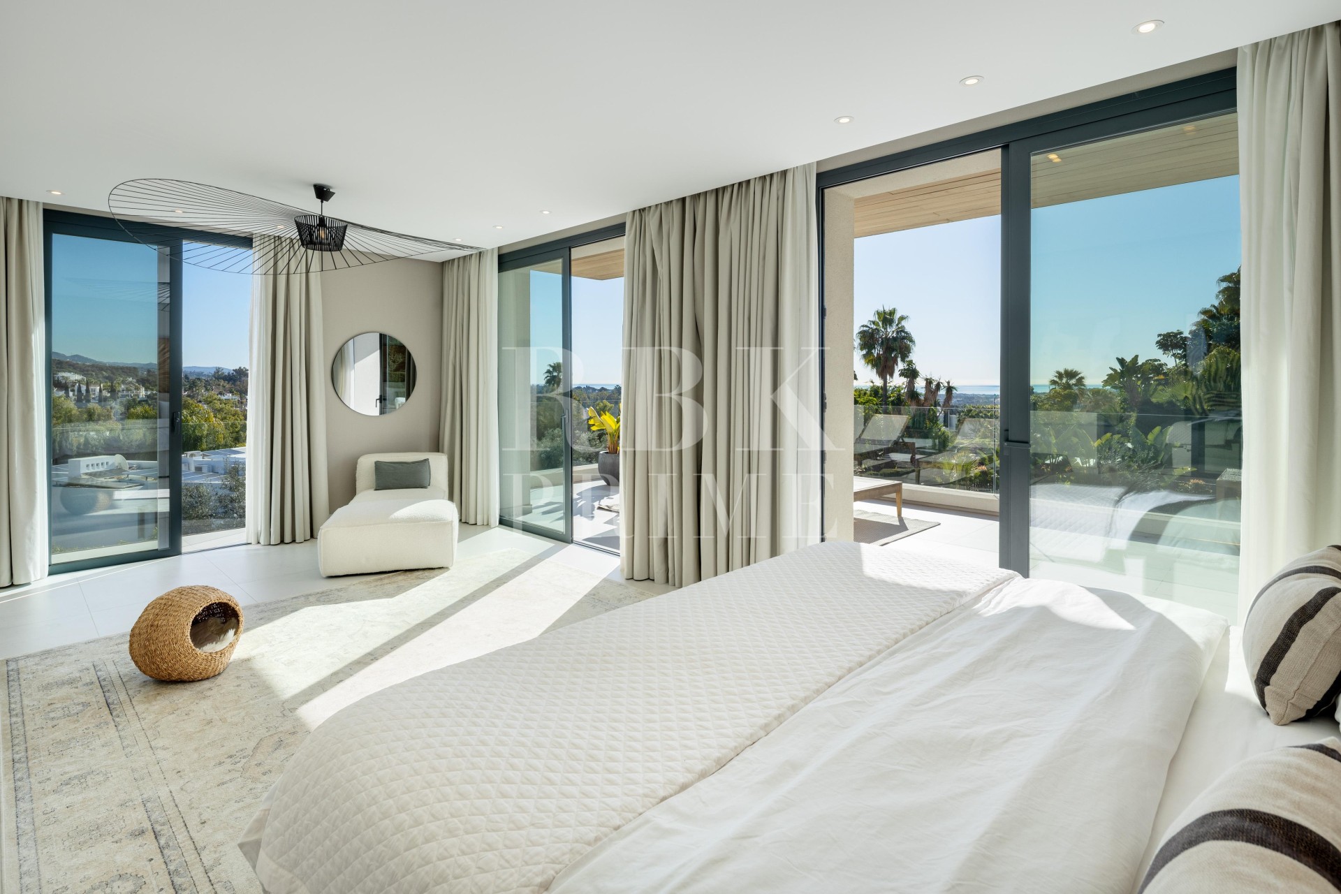 Resale - Villa - Malaga - Nueva Andalucía