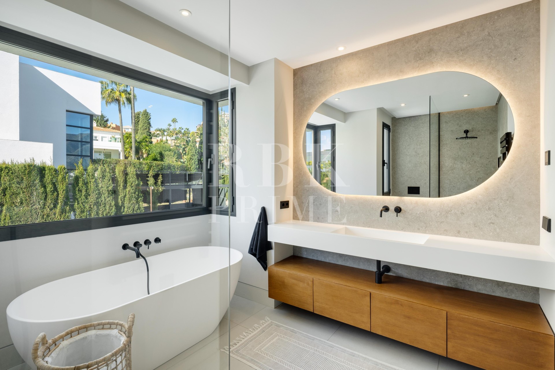 Resale - Villa - Malaga - Nueva Andalucía