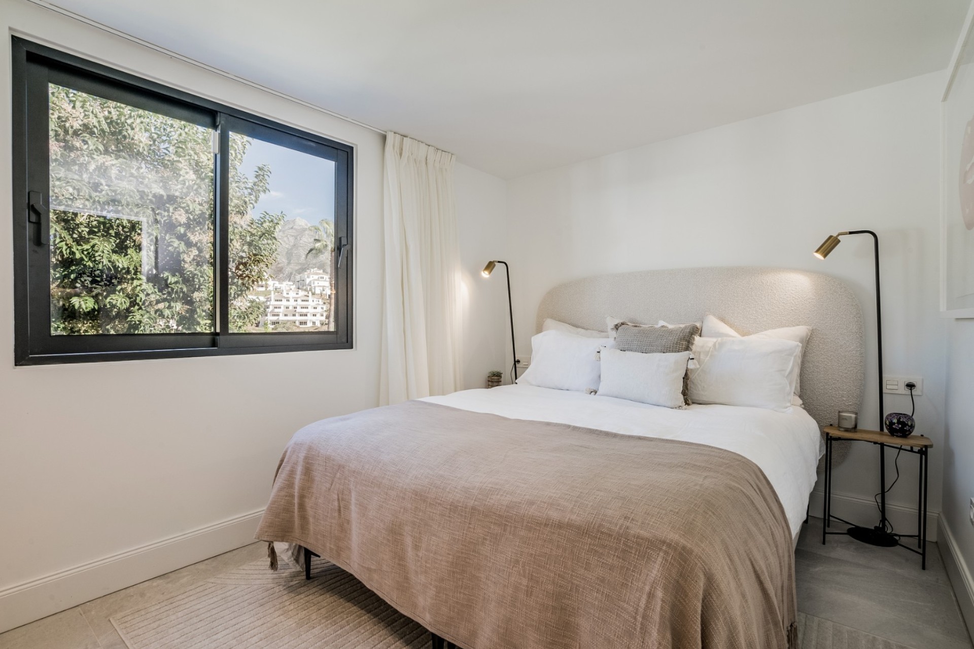 Resale - Villa - Marbella - Los Naranjos de Marbella