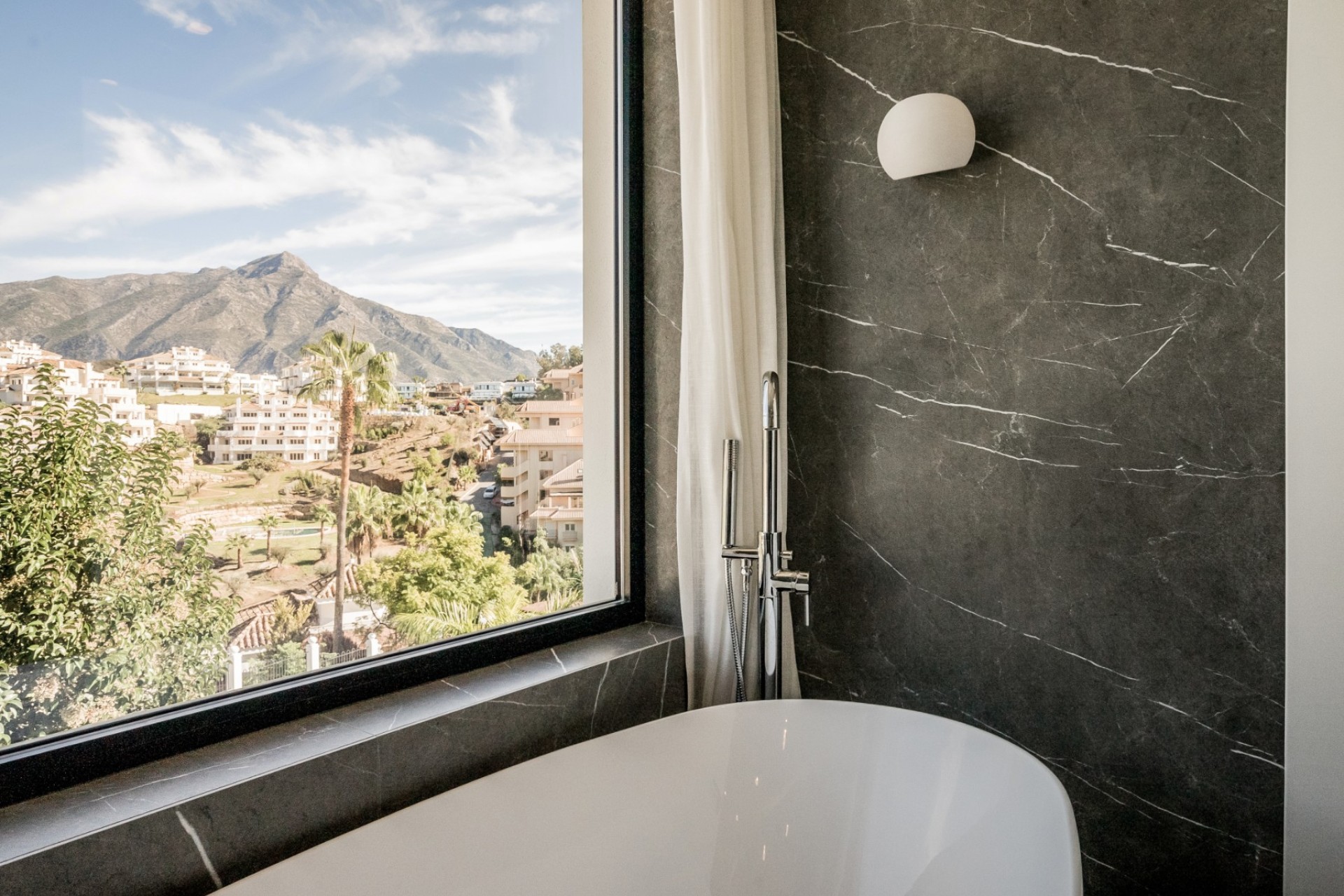 Resale - Villa - Marbella - Los Naranjos de Marbella