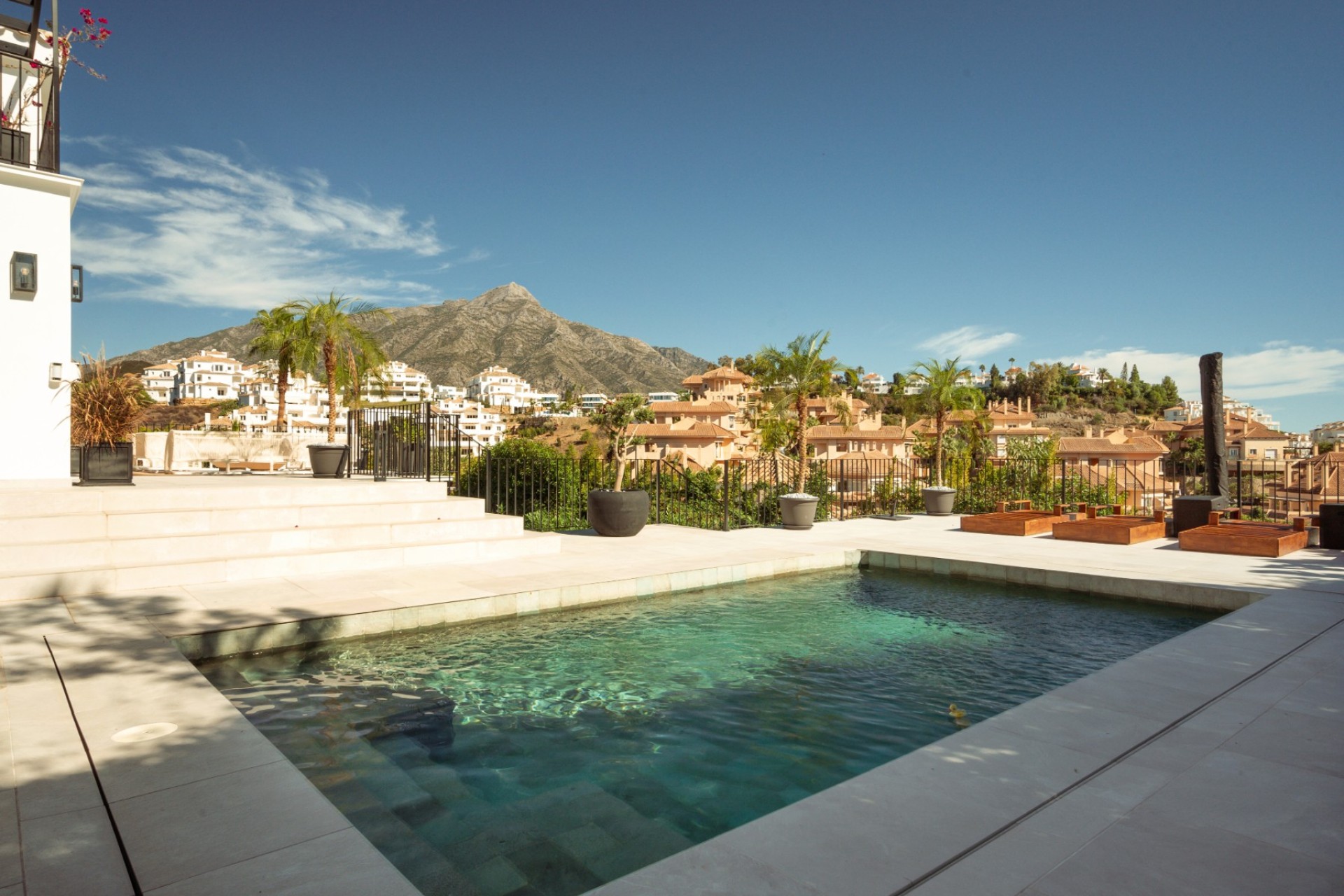 Resale - Villa - Marbella - Los Naranjos de Marbella