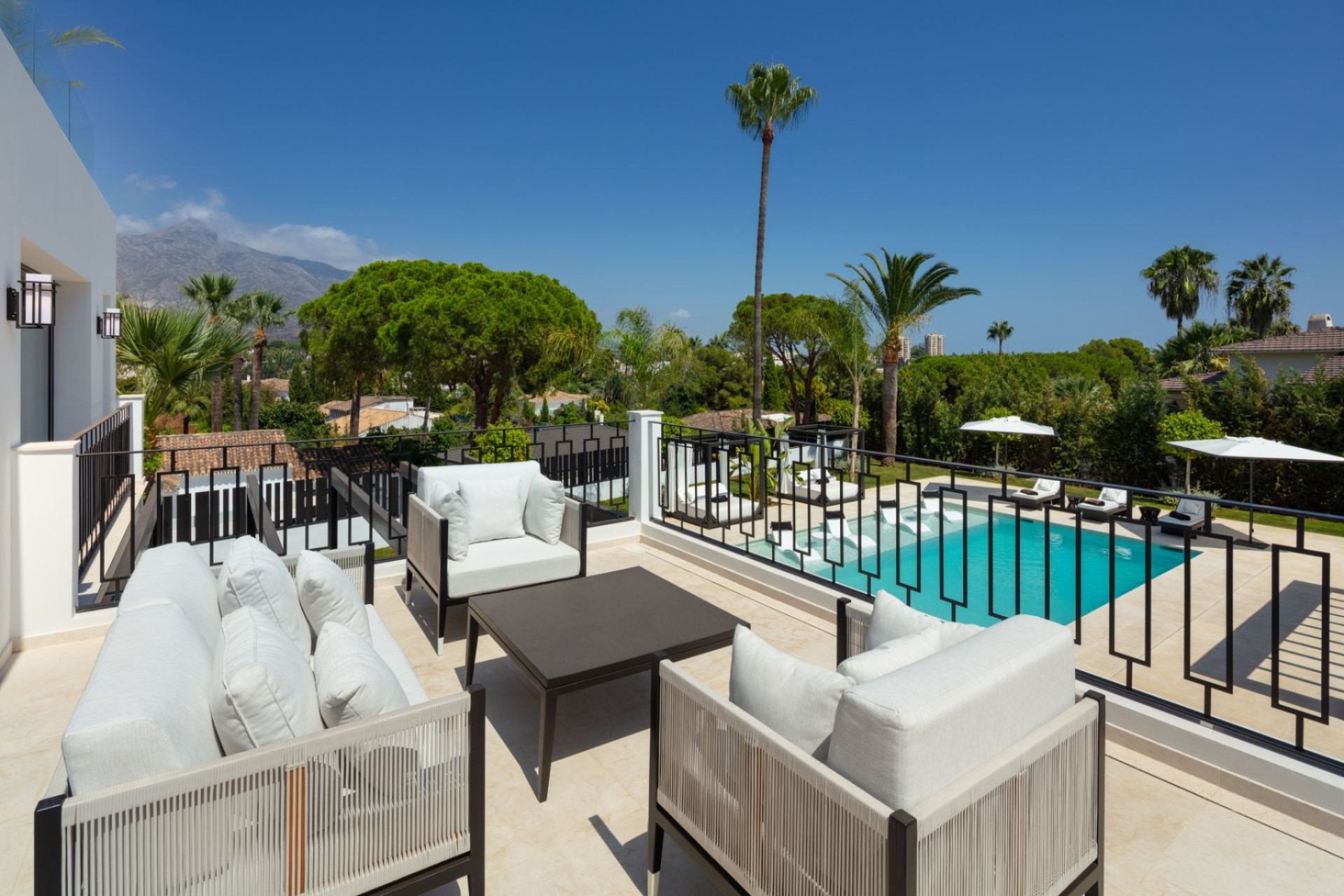 Resale - Villa - Marbella - Nueva Andalucía