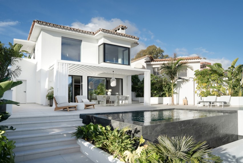 Resale - Villa - Marbella - Nueva Andalucía