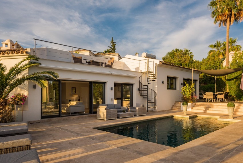 Resale - Villa - Marbella - Nueva Andalucía