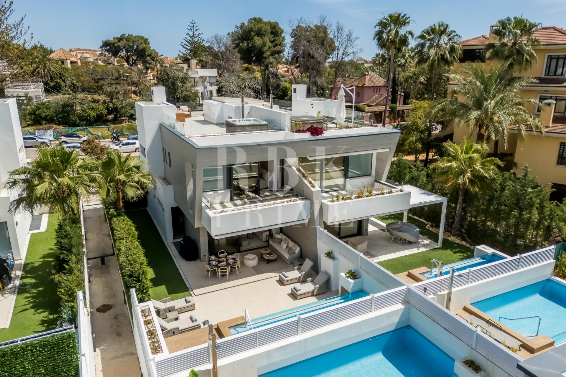 Resale - Villa - Marbella