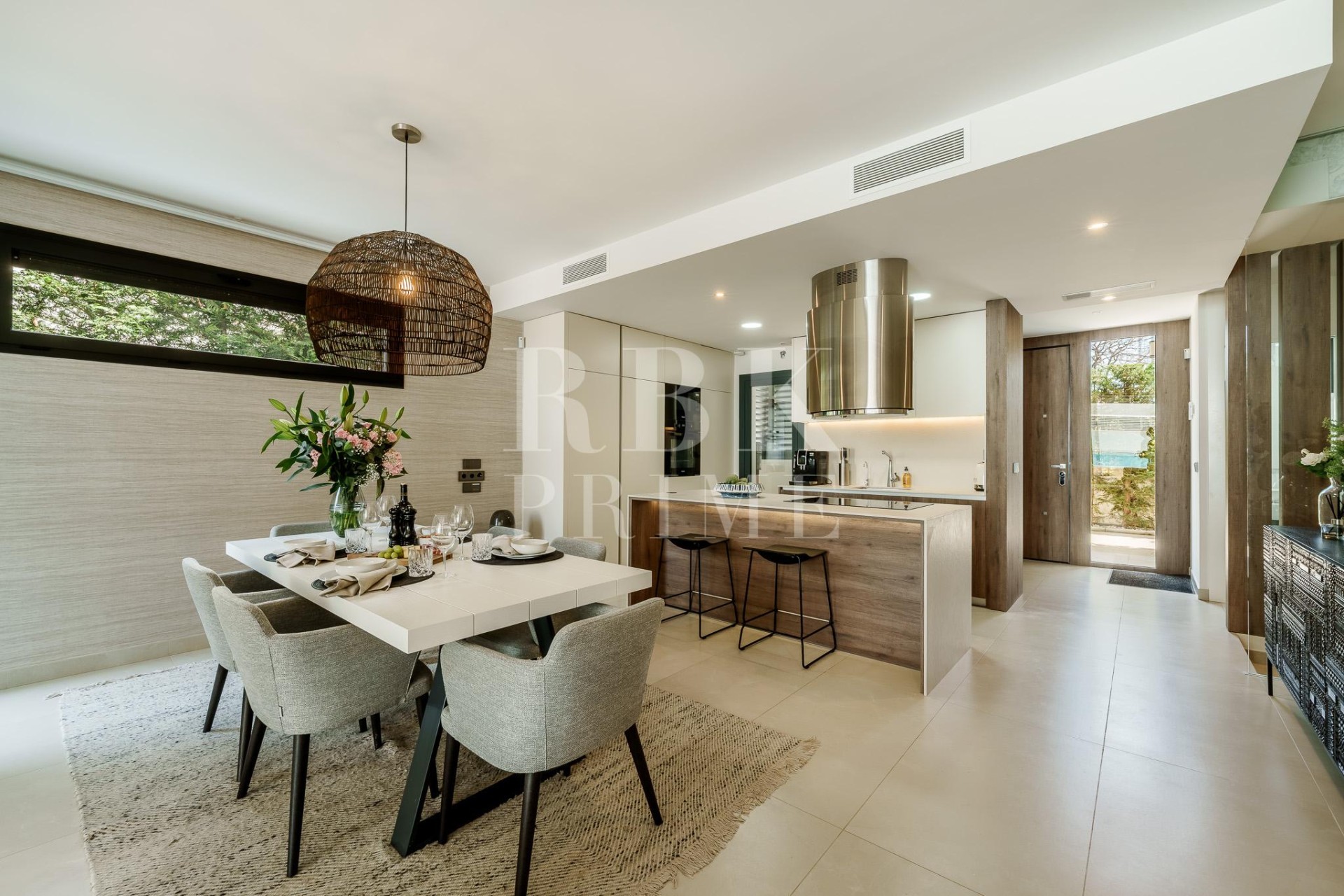 Resale - Villa - Marbella