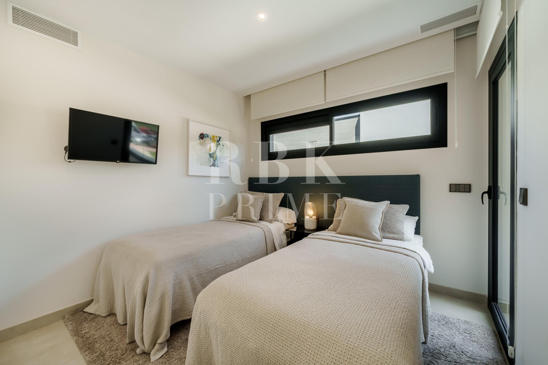 Resale - Villa - Marbella