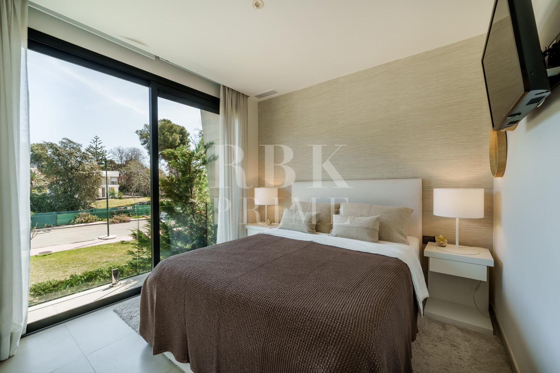 Resale - Villa - Marbella