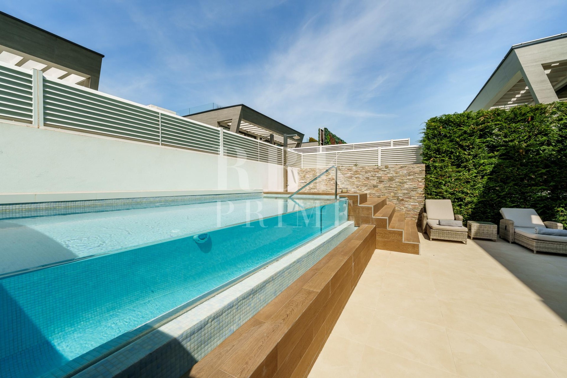 Resale - Villa - Marbella