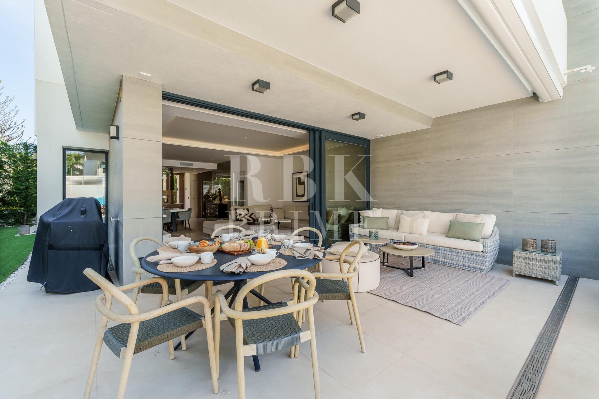 Resale - Villa - Marbella