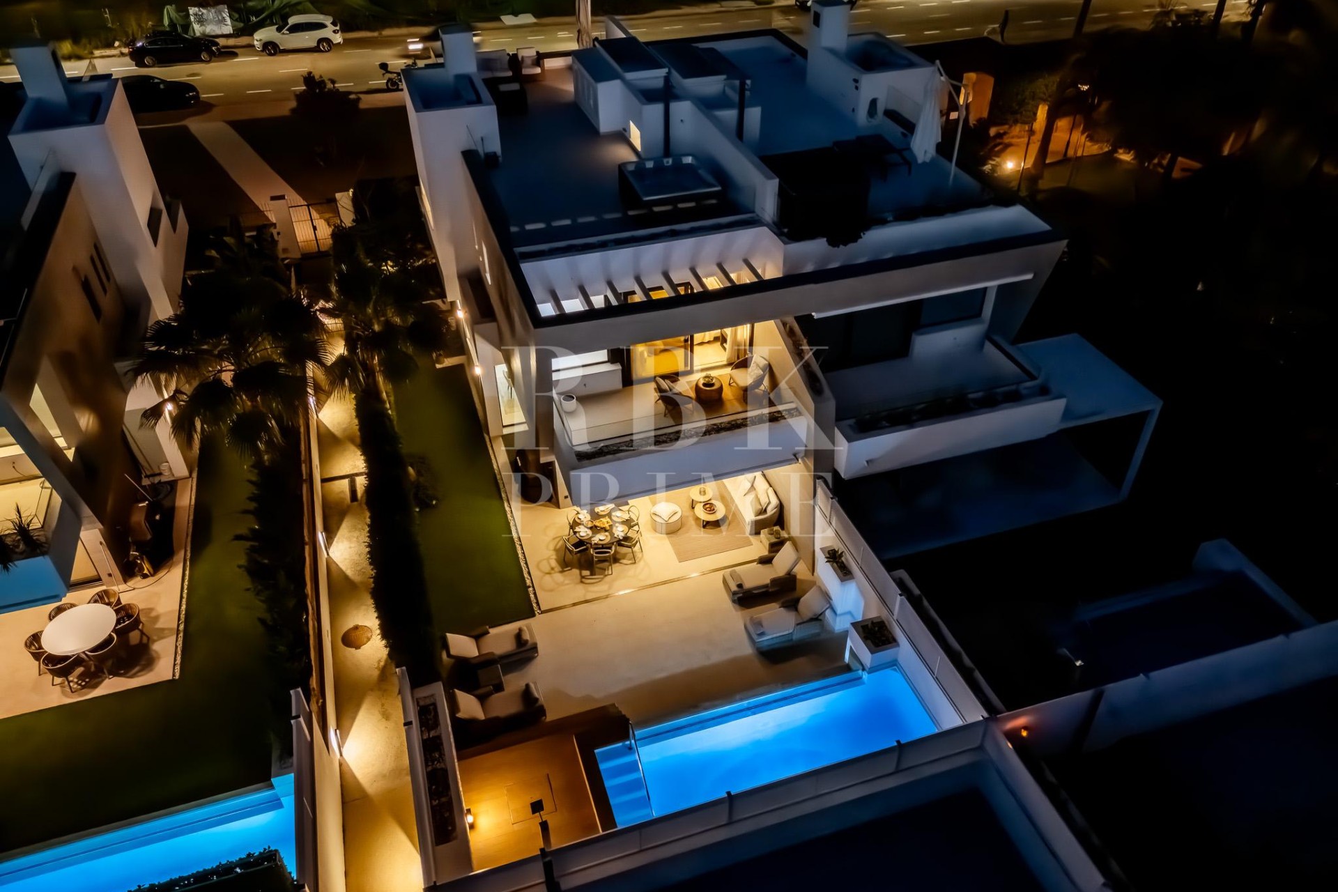 Resale - Villa - Marbella