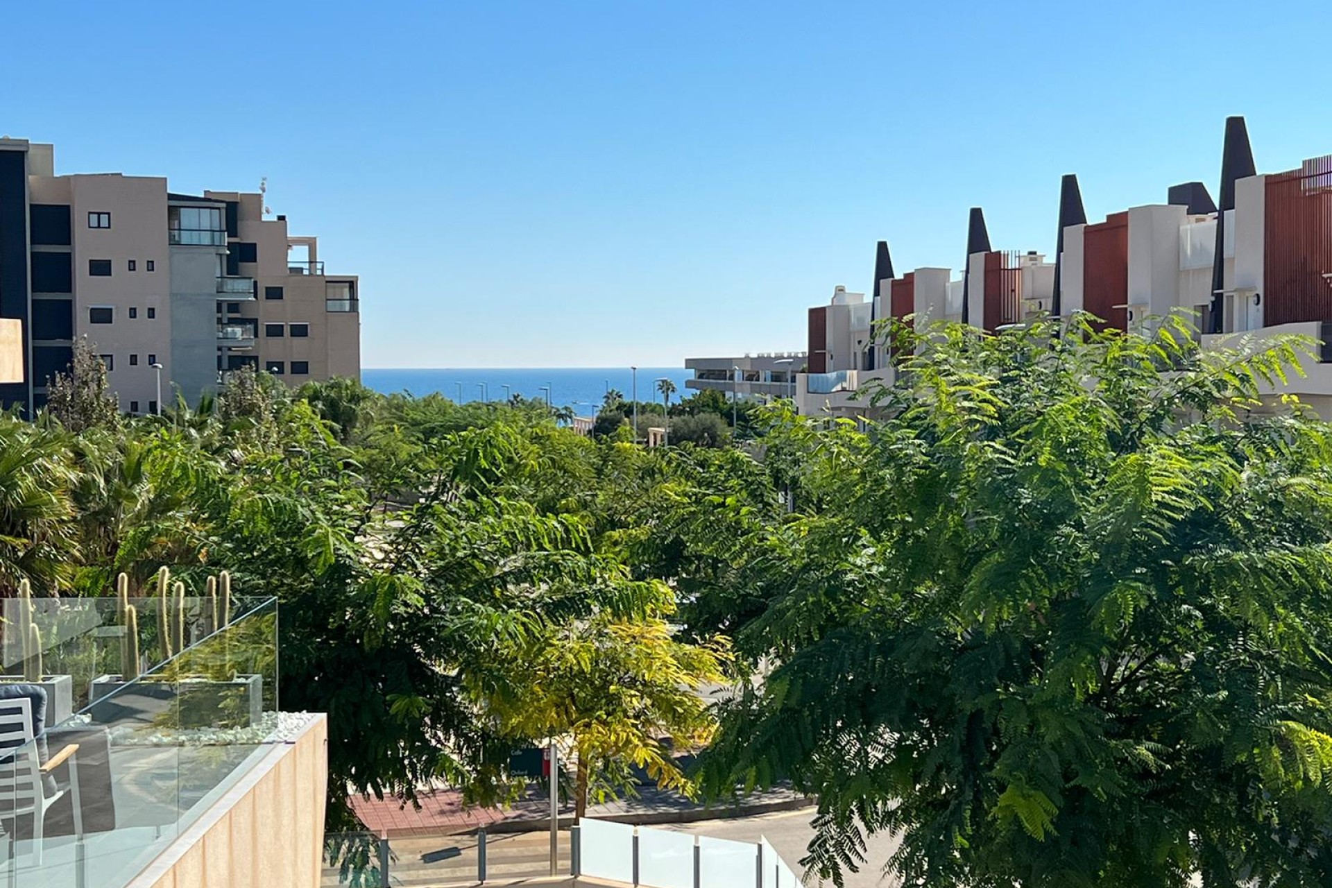 Resale - Villa - Mil Palmeras - Costa Blanca