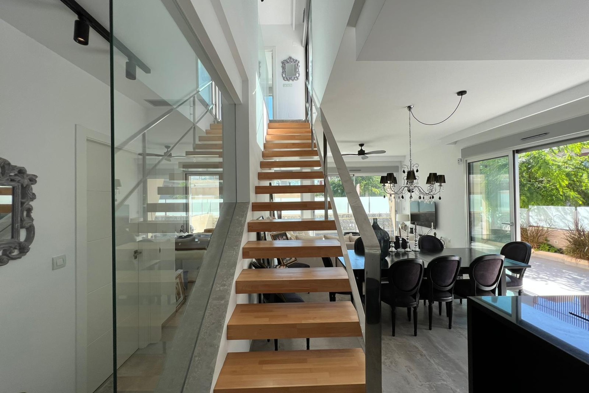 Resale - Villa - Mil Palmeras - Costa Blanca