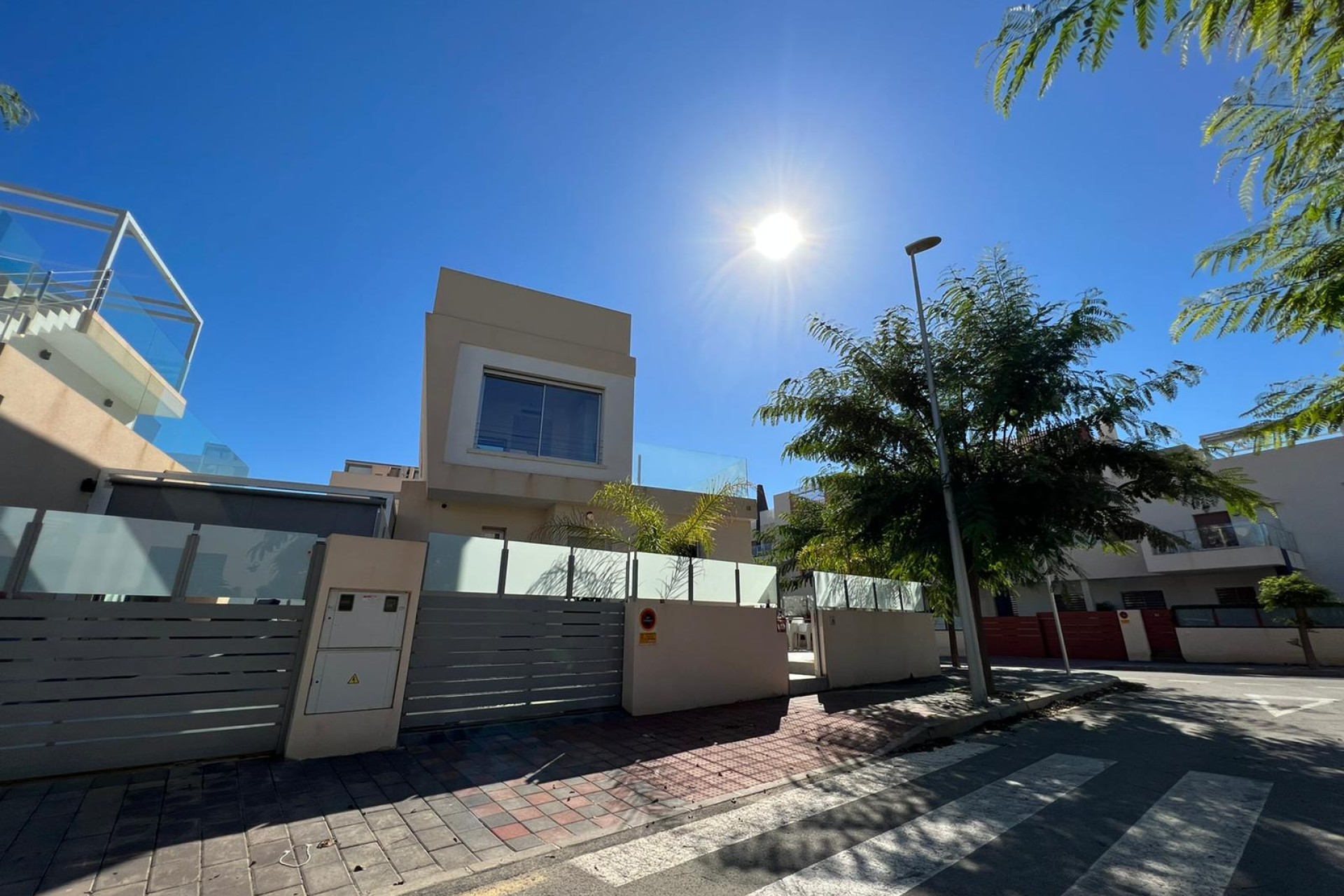 Resale - Villa - Mil Palmeras - Costa Blanca