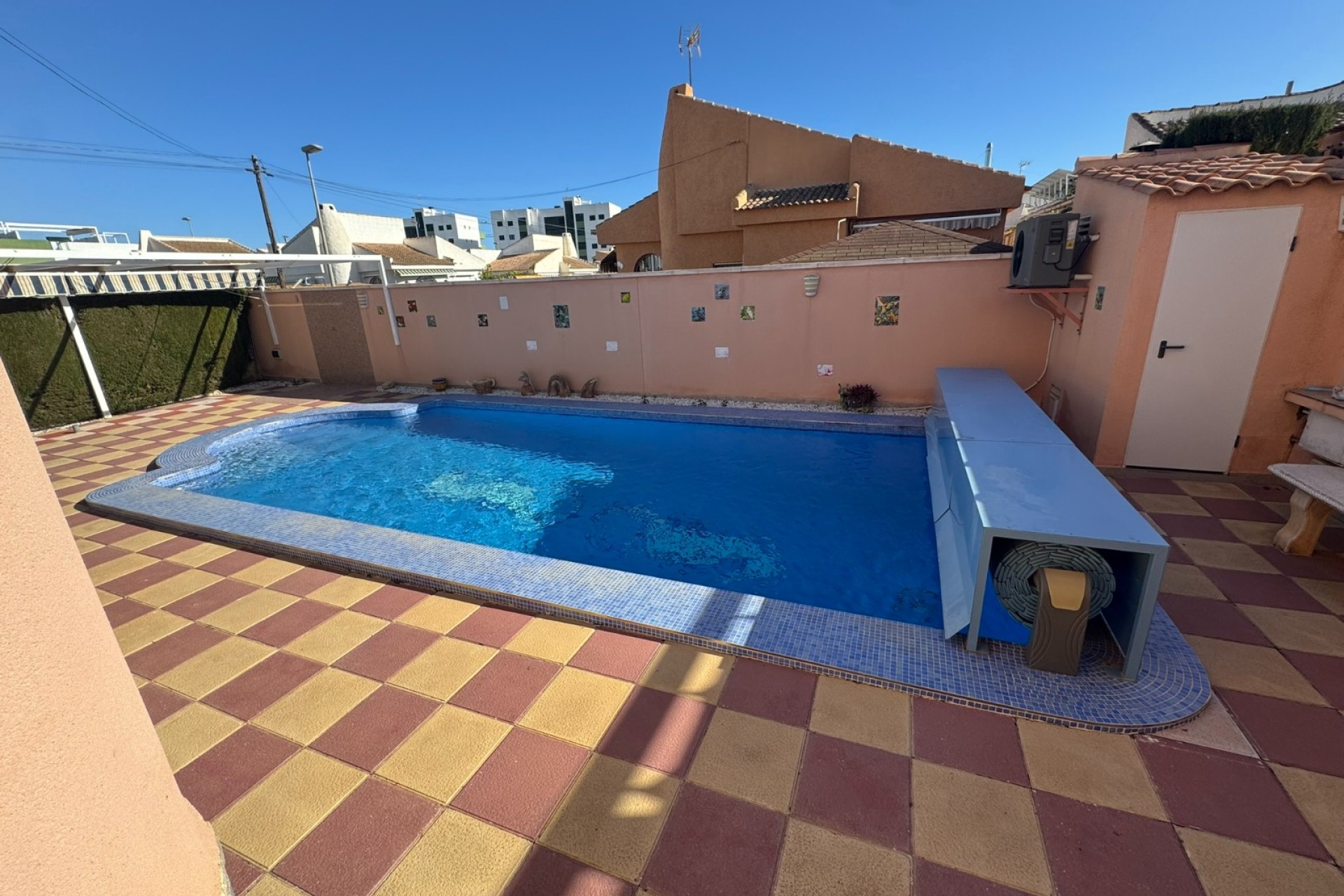 Resale - Villa - Mil Palmeras