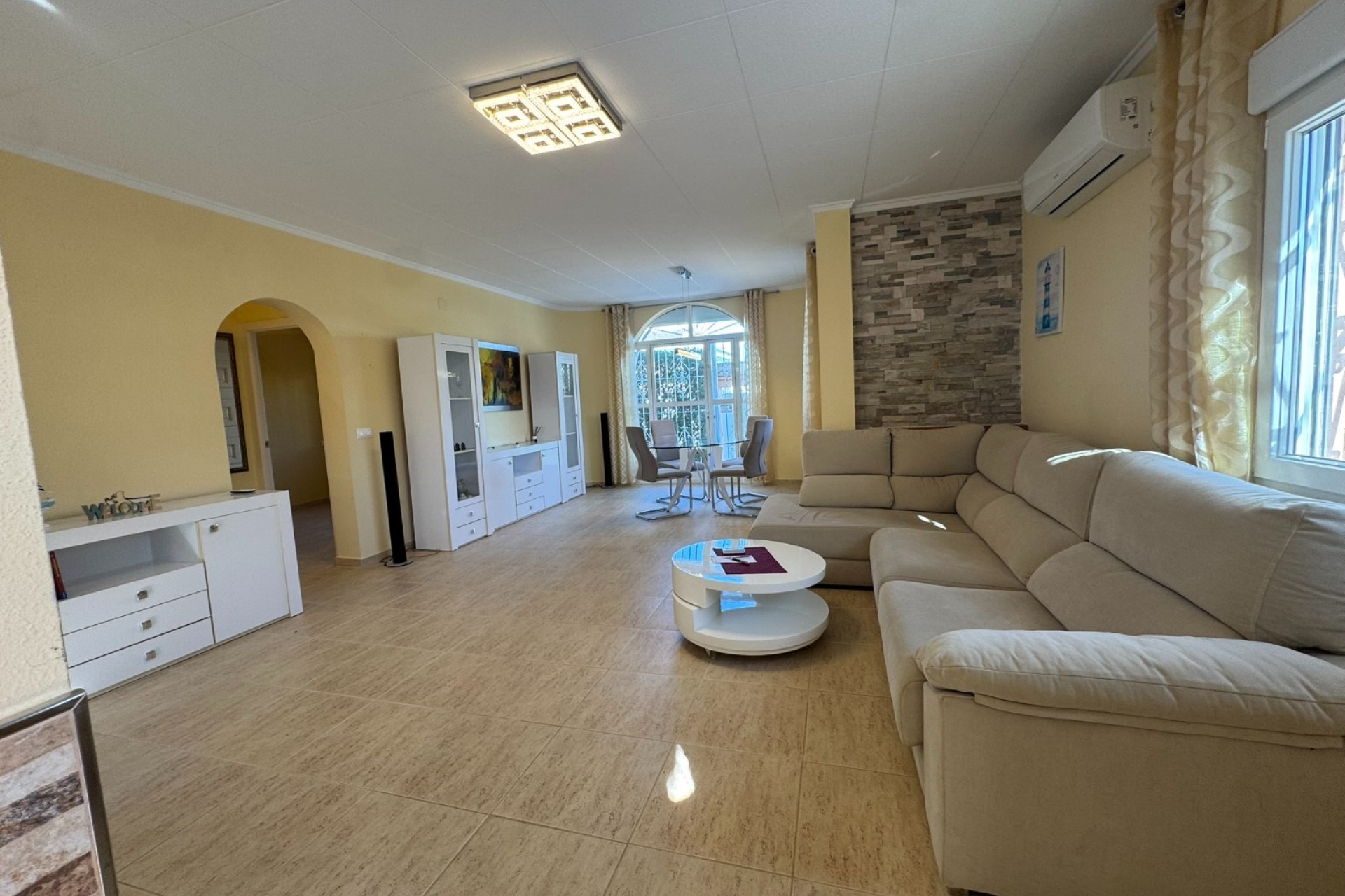 Resale - Villa - Mil Palmeras