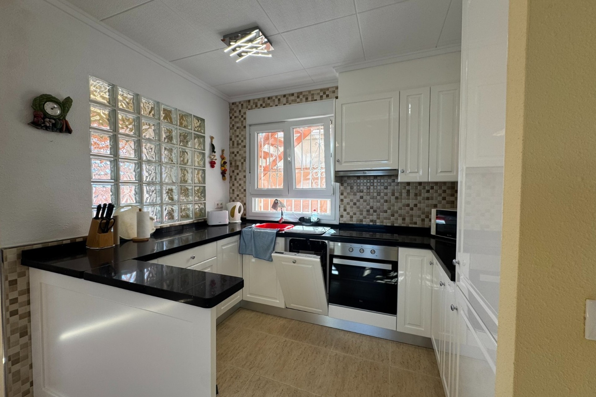 Resale - Villa - Mil Palmeras