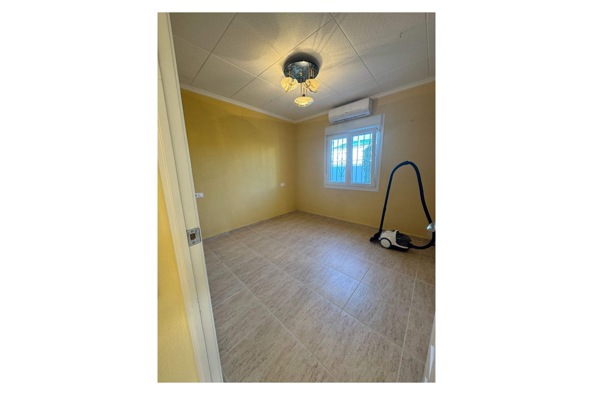 Resale - Villa - Mil Palmeras