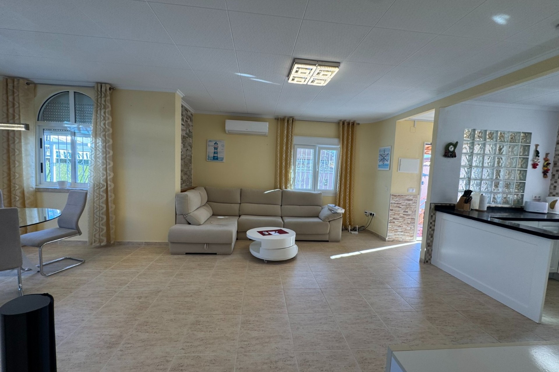 Resale - Villa - Mil Palmeras