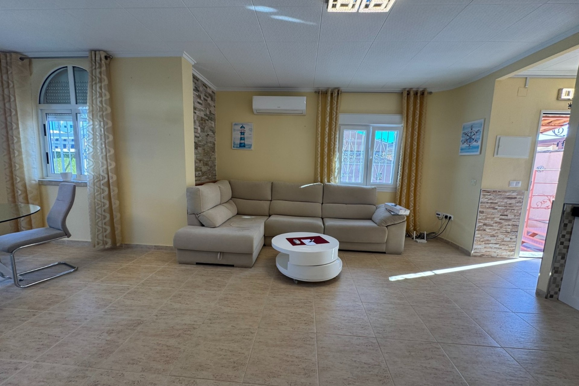 Resale - Villa - Mil Palmeras