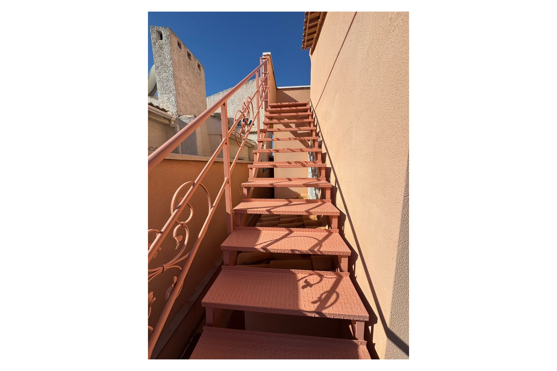 Resale - Villa - Mil Palmeras